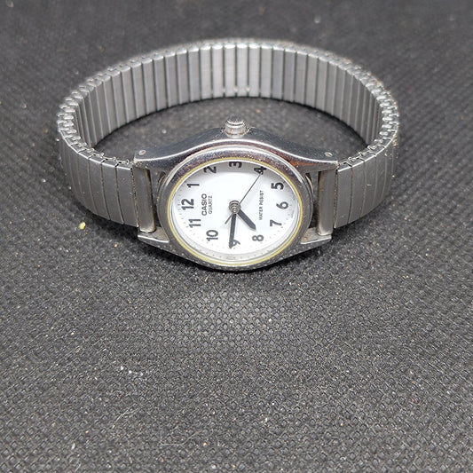 Casio LQ-410 Ladies Watch
