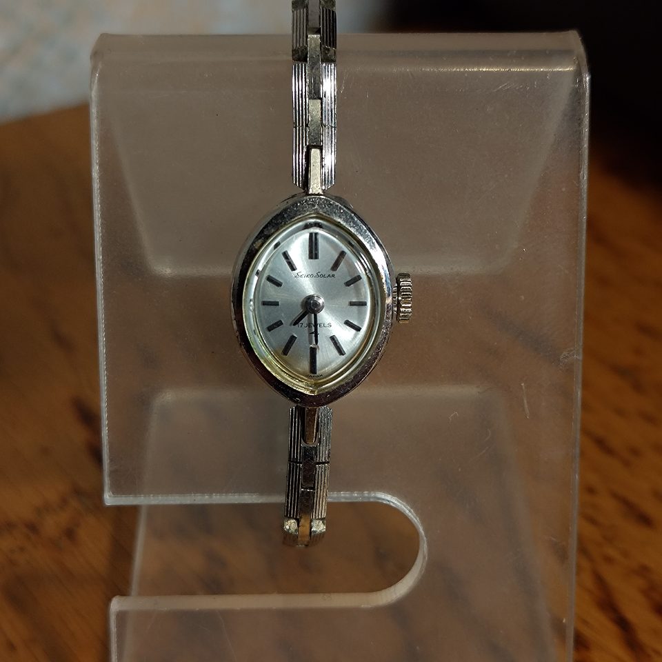 Vintage Seiko Solar Mechanical Ladies Cocktail Watch