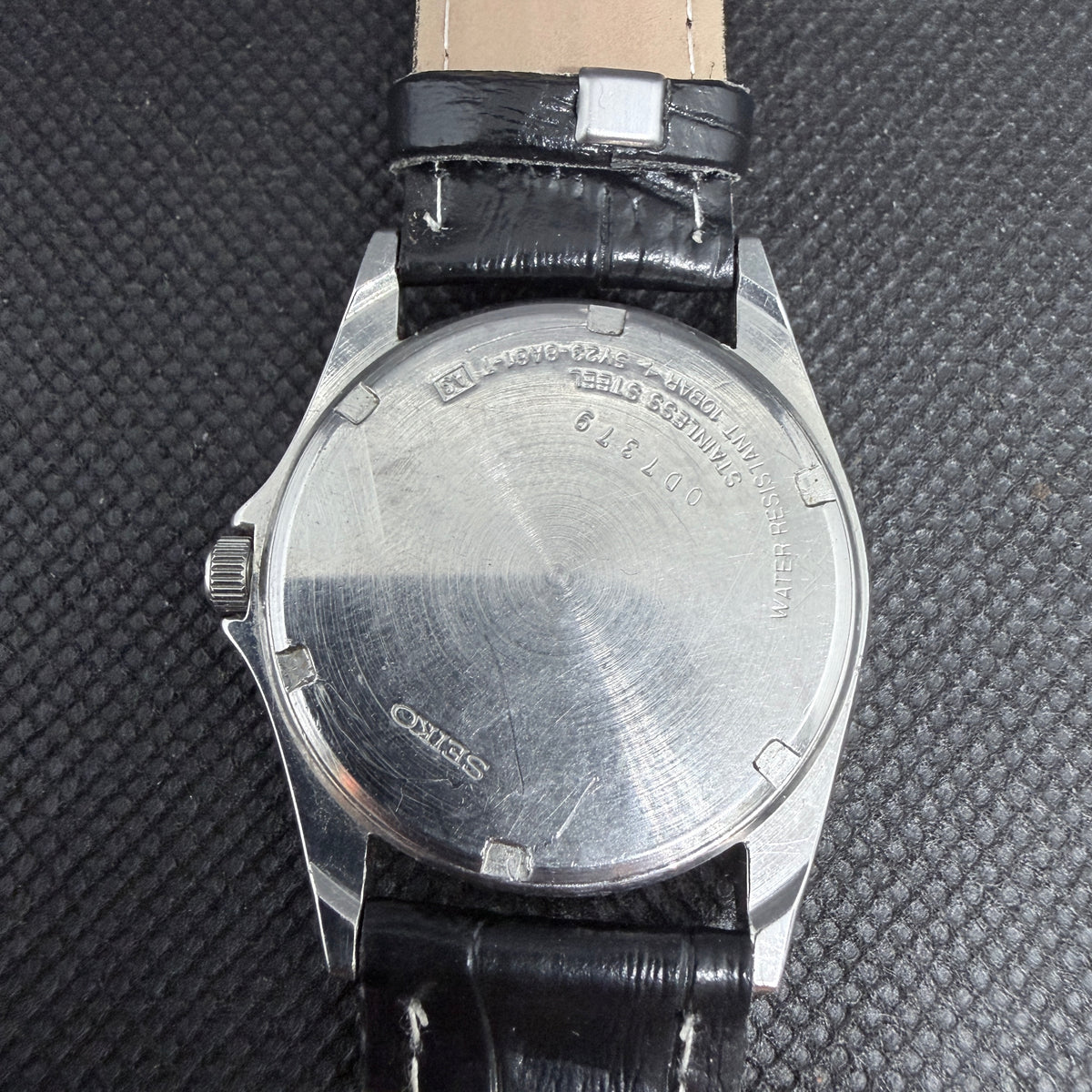 Neo-Vintage Seiko SQ 100 Quartz (Circa 1990) –  Deep Black Dial