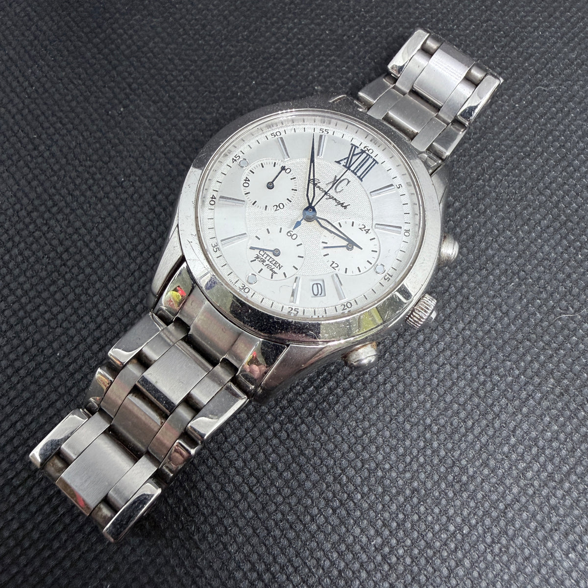 Citizen xC Chronograph JDM – Silver Textured Dial Ref. 0520-T008259