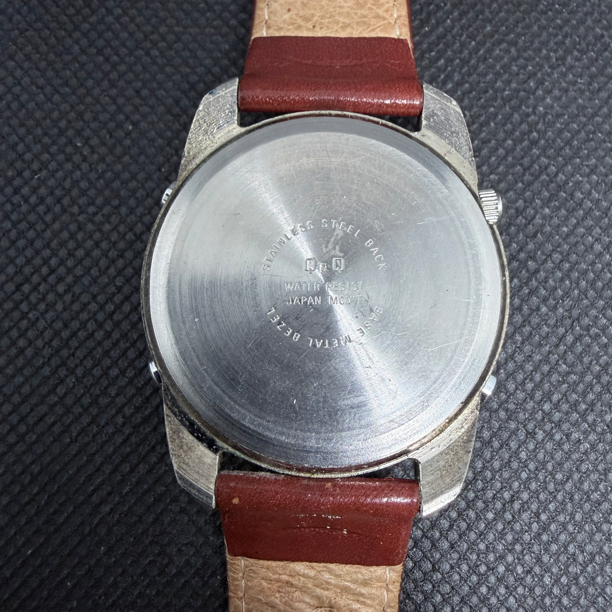 Neo-Vintage Q&Q by Citizen Alarm-Chronograph Ana-Digi – Premium Hirsch Strap