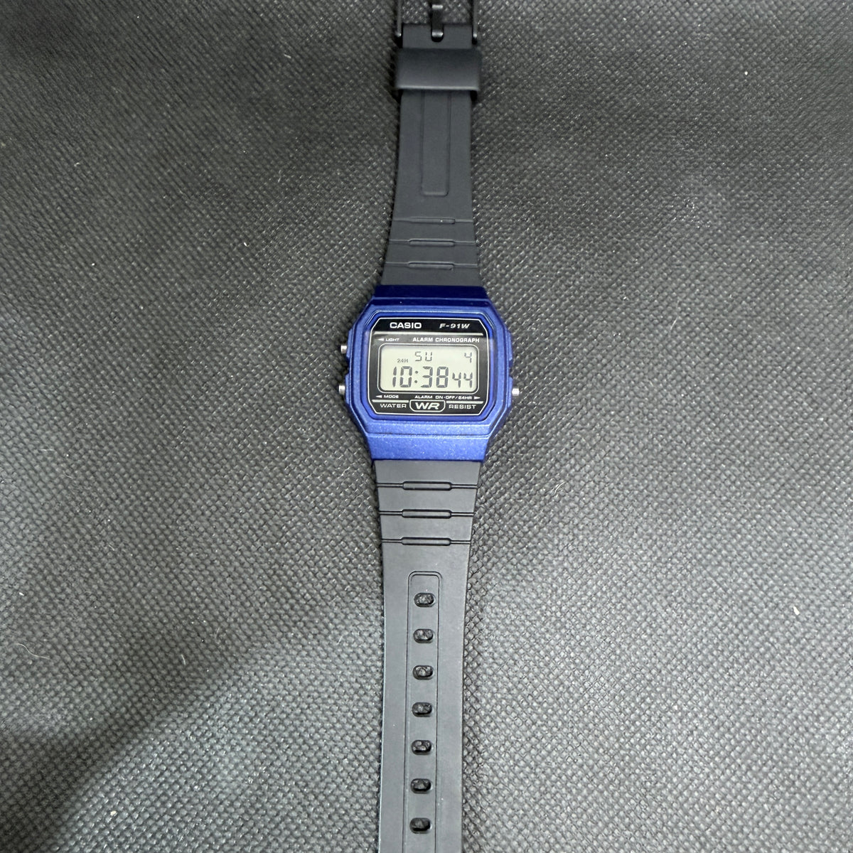 Casio F-91WM-2A Retro Digital Chronograph – Metallic Blue