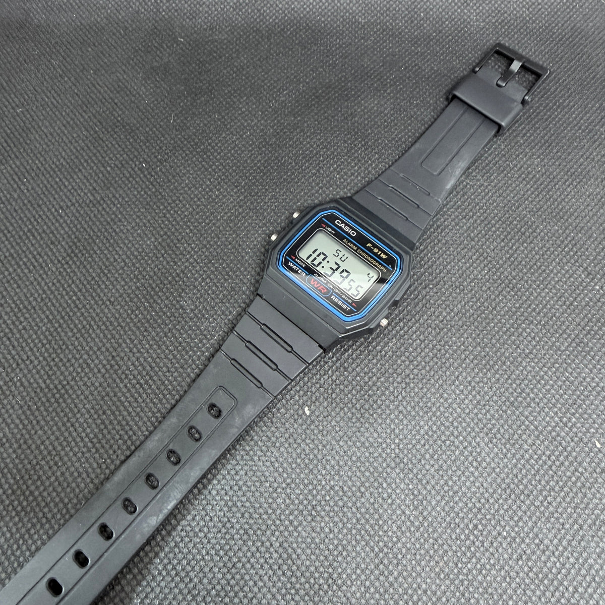 Casio F-91W-1 Classic Digital Chronograph – Iconic Black & Blue