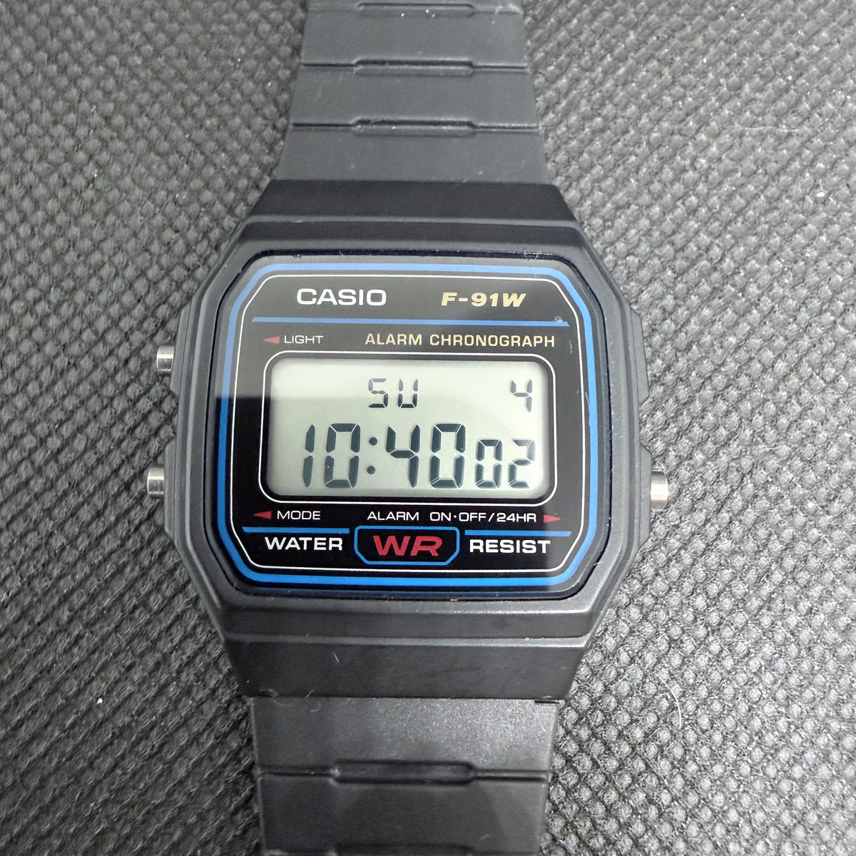 Casio F-91W-1 Classic Digital Chronograph – Iconic Black & Blue