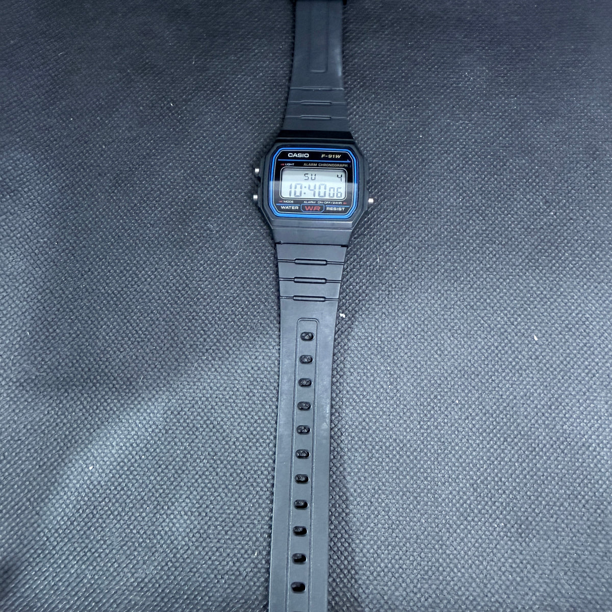 Casio F-91W-1 Classic Digital Chronograph – Iconic Black & Blue