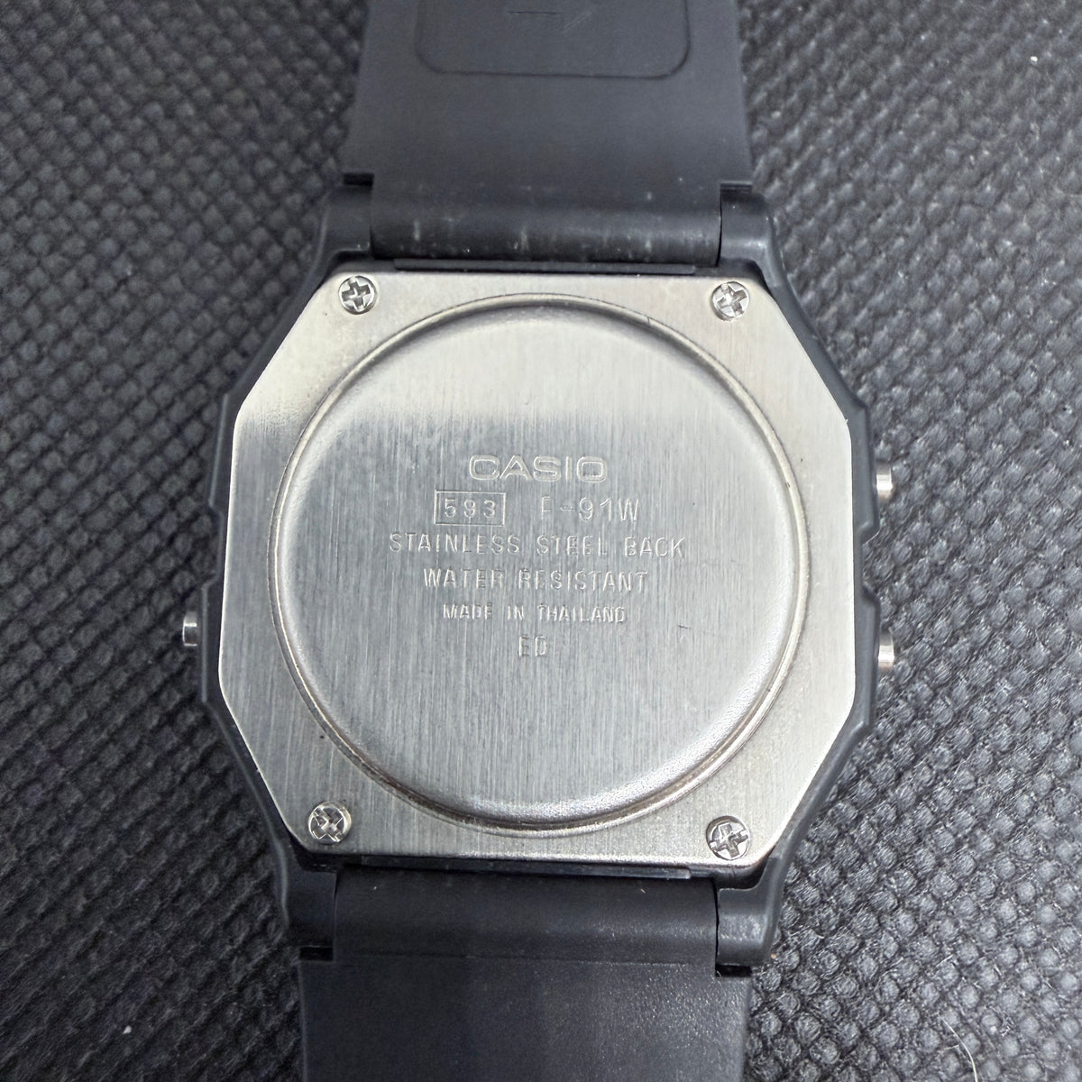 Casio F-91W-1 Classic Digital Chronograph – Iconic Black & Blue