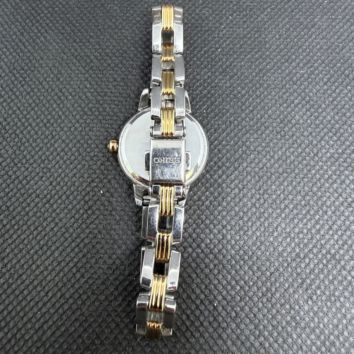 Vintage Seiko Ladies' Solar Watch – Two-Tone Rose Gold Accents (Ref. V117)