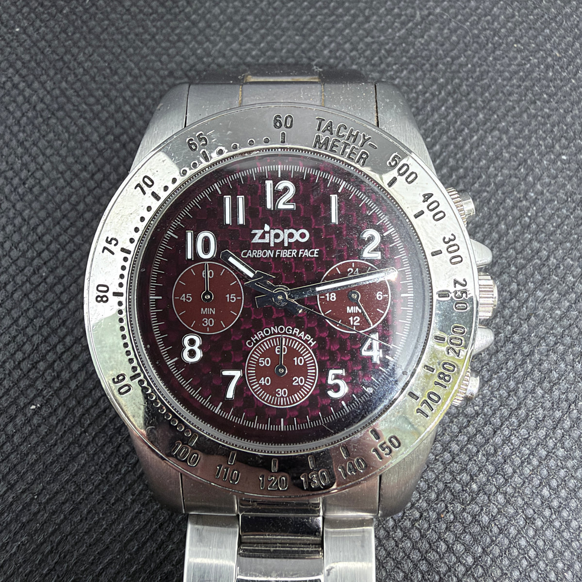 Zippo Chronograph Tachymeter – Red Carbon Fiber Dial 40mm (Fits 18cm Wrist)