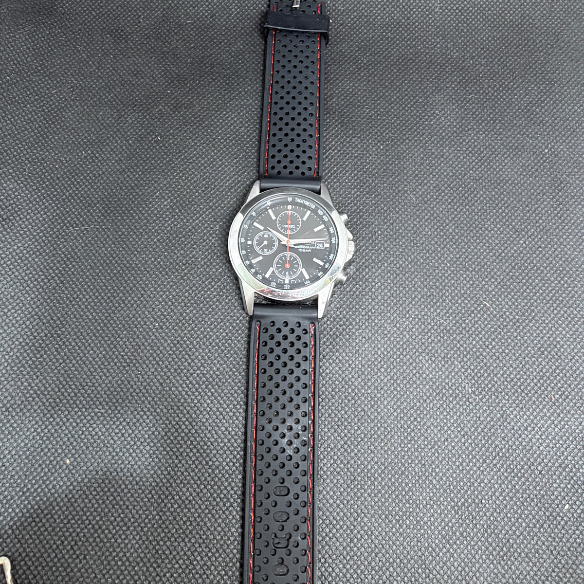 Neo-Vintage Seiko Chronograph 1/20 Sec. – Black Dial 39mm Sports Watch (7T92-0LH0)
