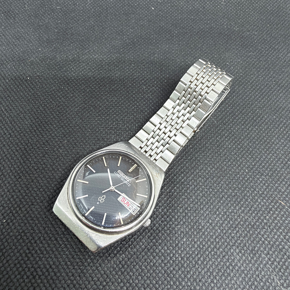 Vintage Seiko Lord Quartz JDM – Textured Blue Dial 34mm (7853-7010)