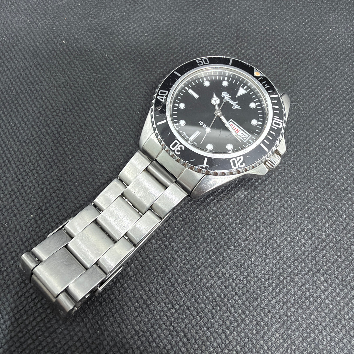 Neo-Vintage Clocky "Submariner" Style Diver – Black Dial 40mm (Fits 18cm Wrist)