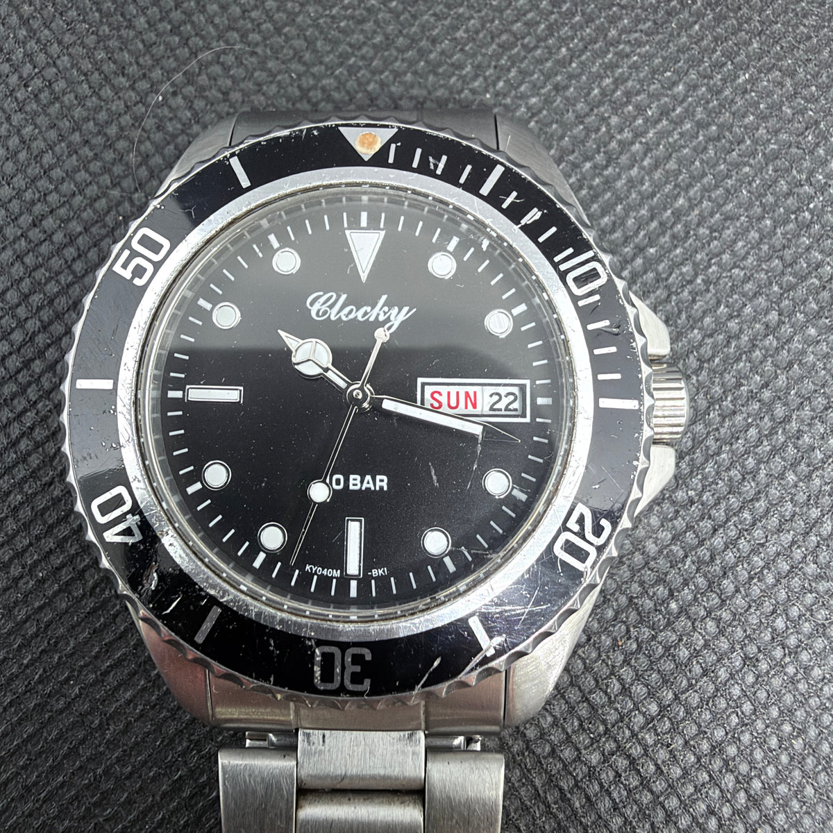 Neo-Vintage Clocky "Submariner" Style Diver – Black Dial 40mm (Fits 18cm Wrist)