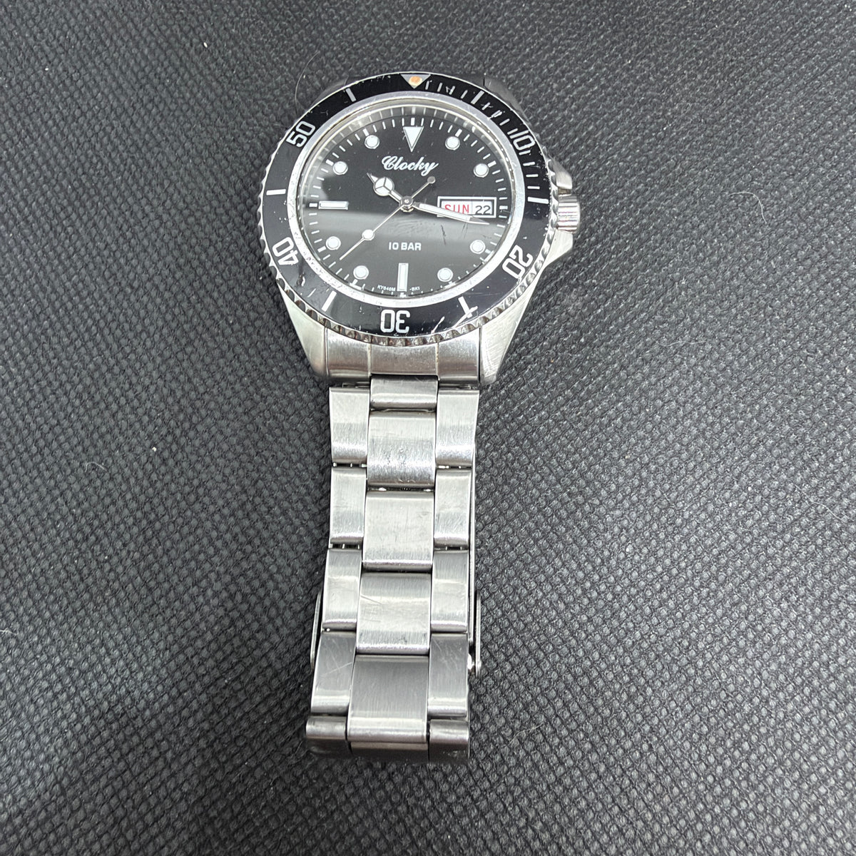 Neo-Vintage Clocky "Submariner" Style Diver – Black Dial 40mm (Fits 18cm Wrist)
