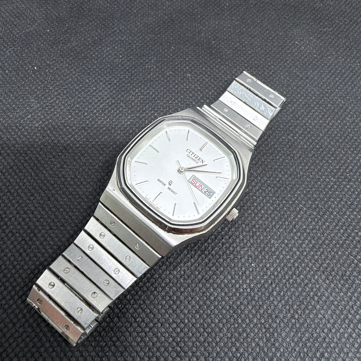 Vintage Citizen Quartz JDM – Integrated Bracelet, Silver Dial 34.5mm (3800-S01965SM)
