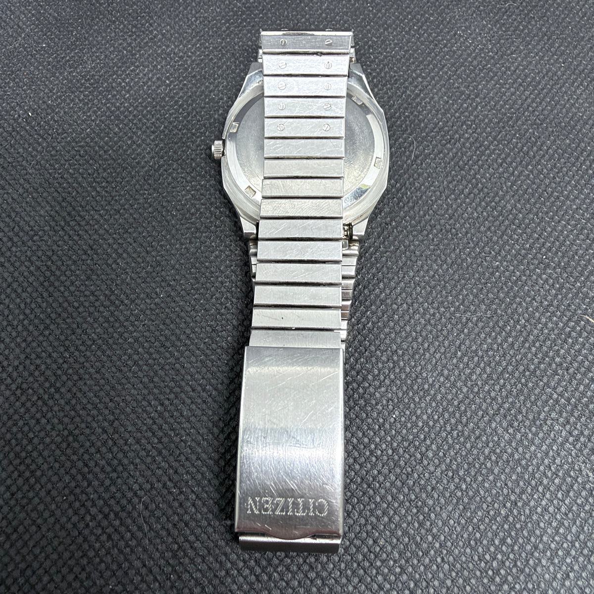 Vintage Citizen Quartz JDM – Integrated Bracelet, Silver Dial 34.5mm (3800-S01965SM)