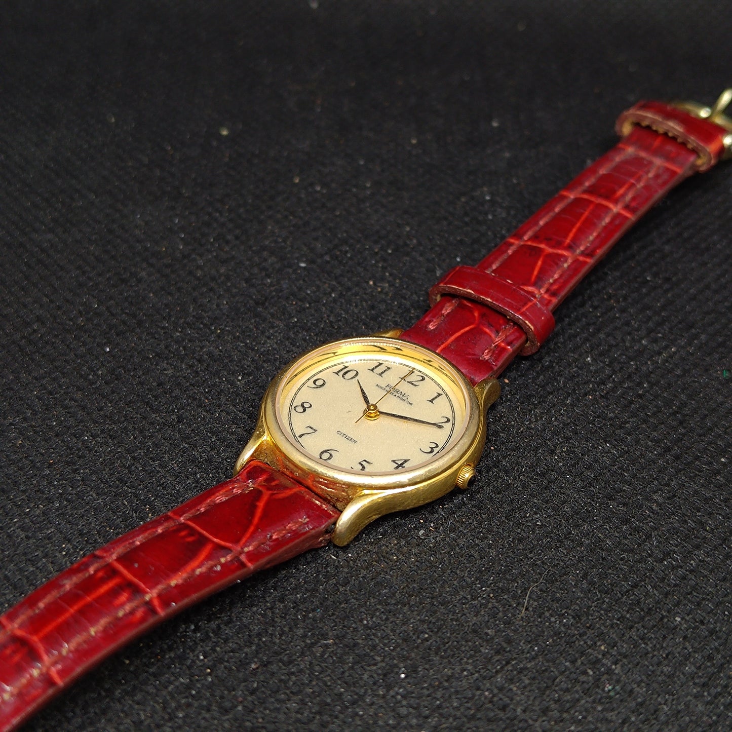 Stunning Citizen ladies gold plated dress watch