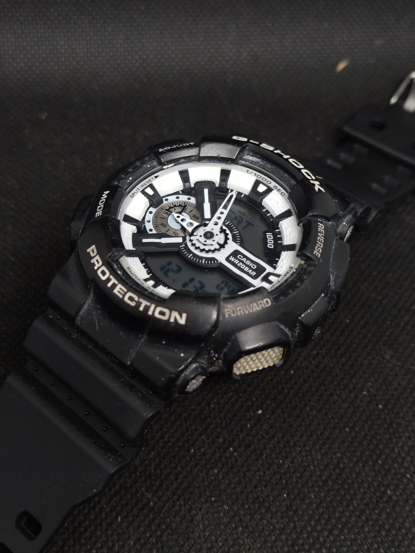 Casio G-Shock GA-110BW