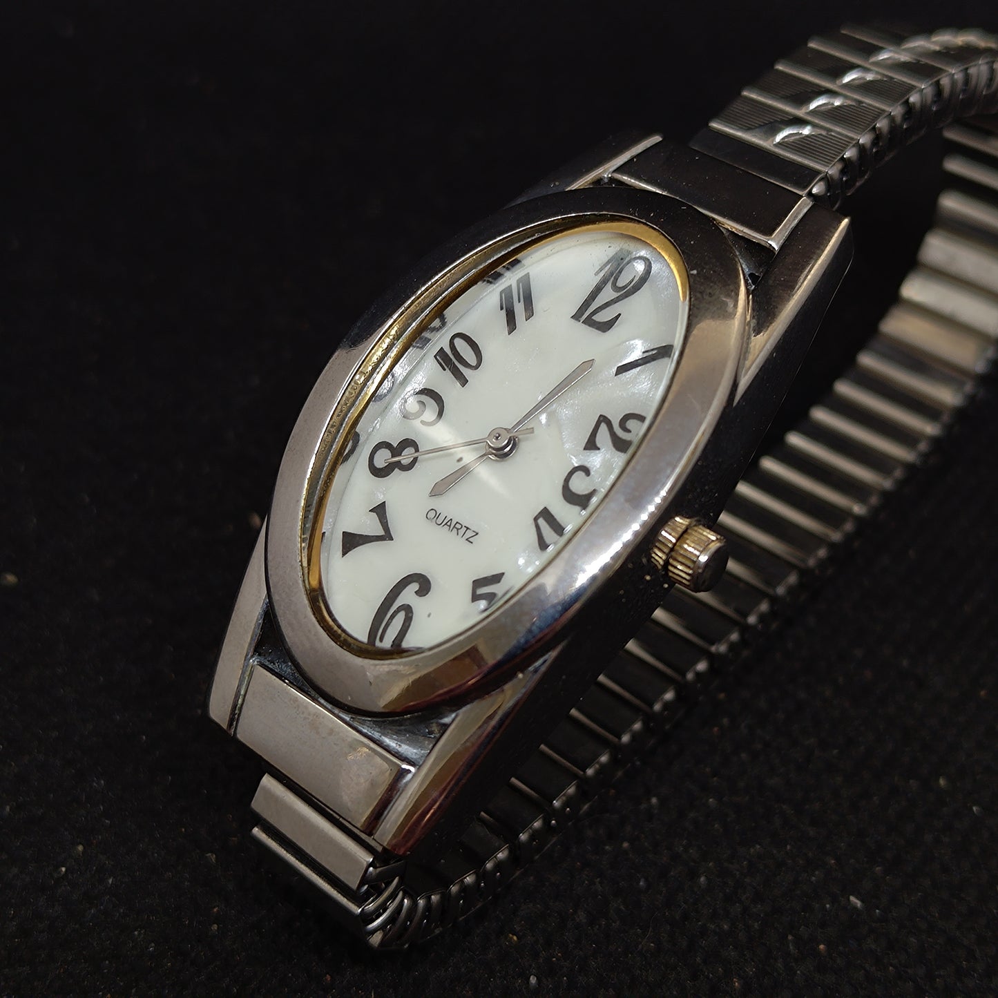 Ladies Watch - Mother of pearl dial