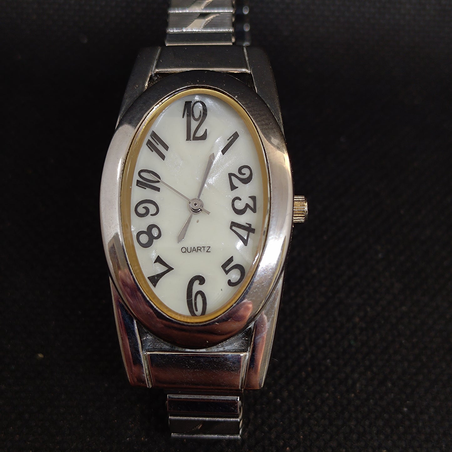 Ladies Watch - Mother of pearl dial